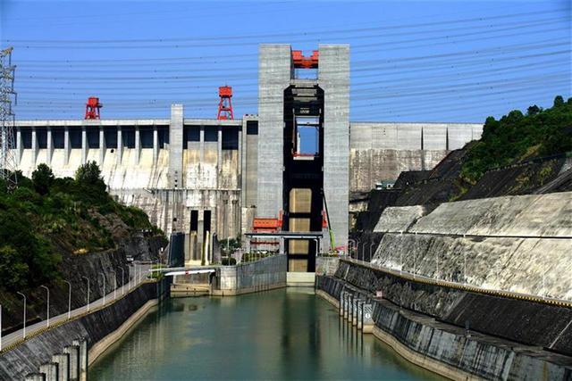 宜昌三峽升船機(jī)旅游