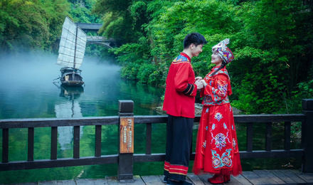 宜昌船進(jìn)三峽人家旅游