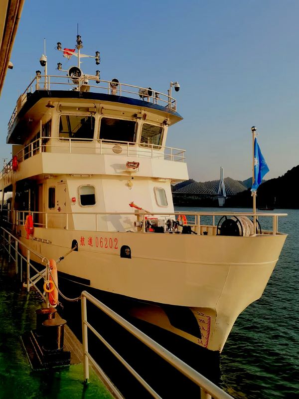 長江宜昌航道局游船