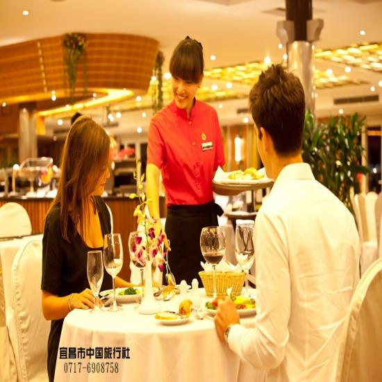 長江三峽游輪哪個系列好_三峽普通游船和三峽五星級游輪區別如何選擇