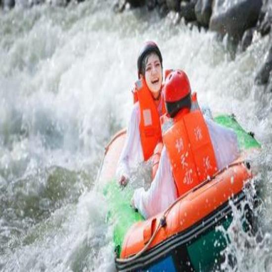 宜昌東站到朝天吼漂流一日游_武漢到宜昌漂流直通車